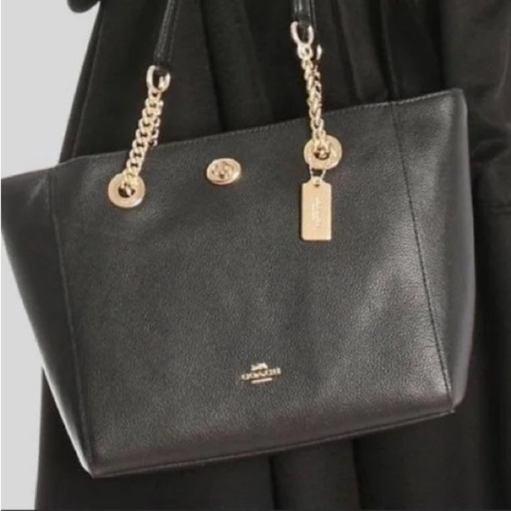 🖤NWT COACH Turnlock Pebbled Leather Chain Tote Bag🖤 - Picture 13 of 15
